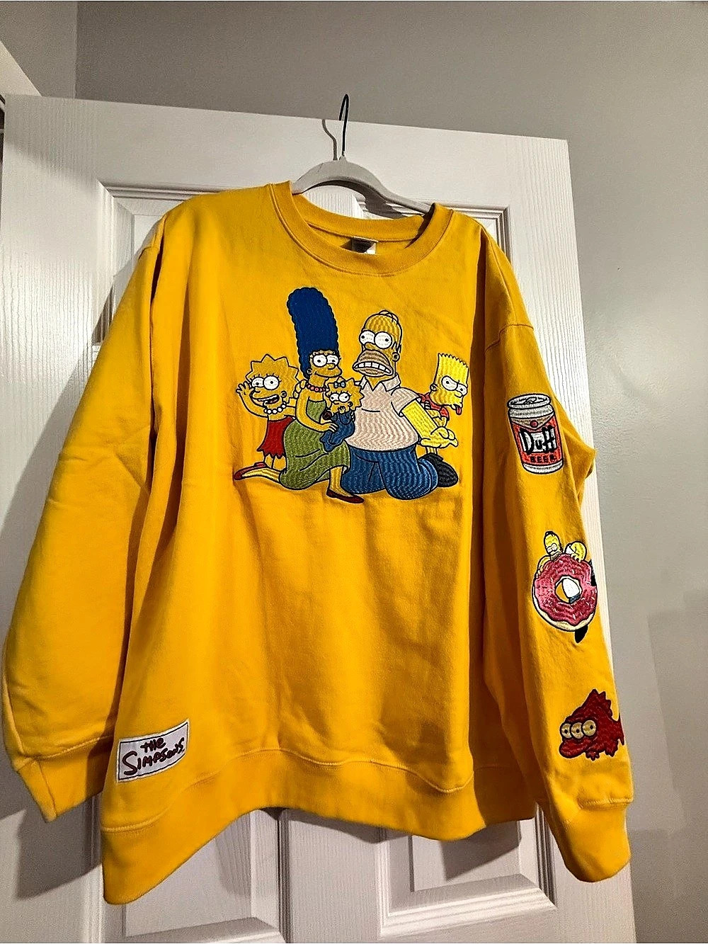 The Simpsons family graphic sweatshirt Graphic Sweatshirt Yellow XL Like New